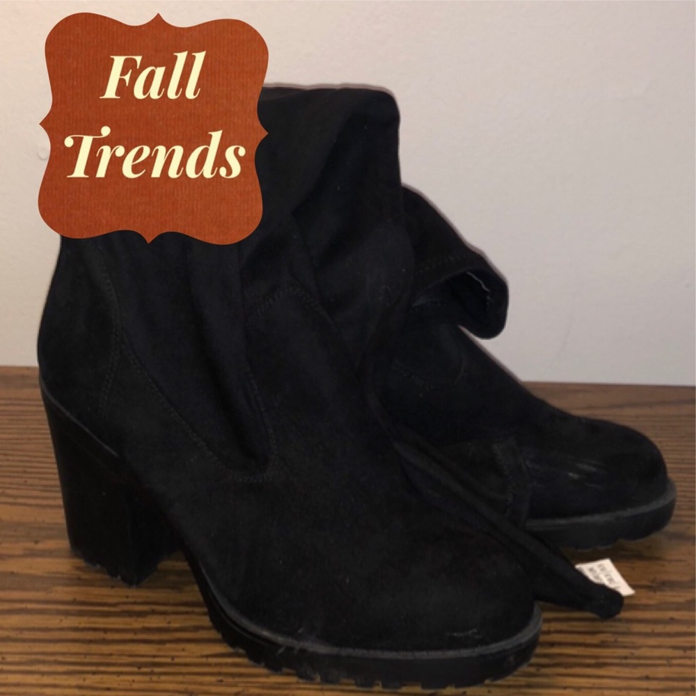 ⚡️FLASH SALE⚡️ DAYLARAY Over-the-knee black boots